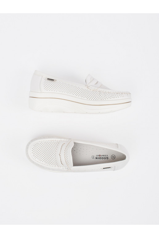 valget värvi mokassiinid 