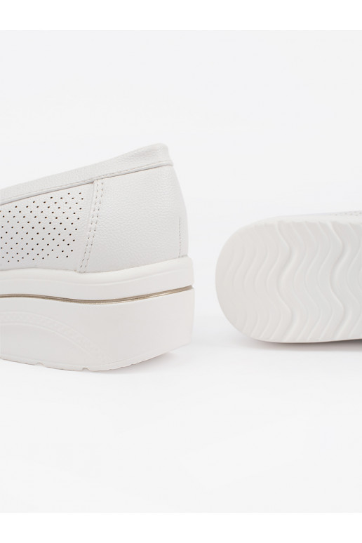 valget värvi mokassiinid 