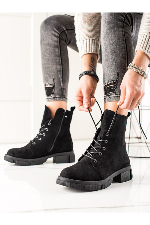 seemisnakhsed saapad