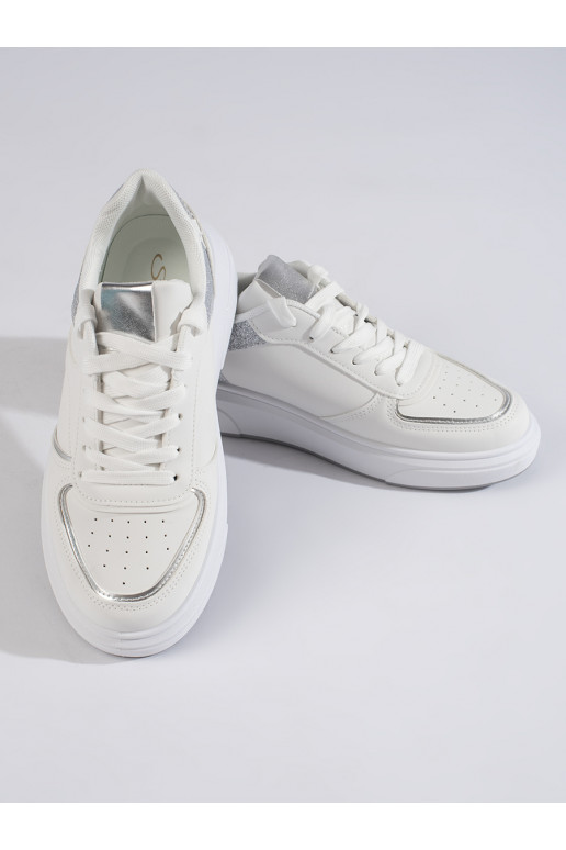 Moekad vabaajajalatsid valge värv