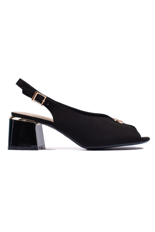 Elegantsed kingad Mustad