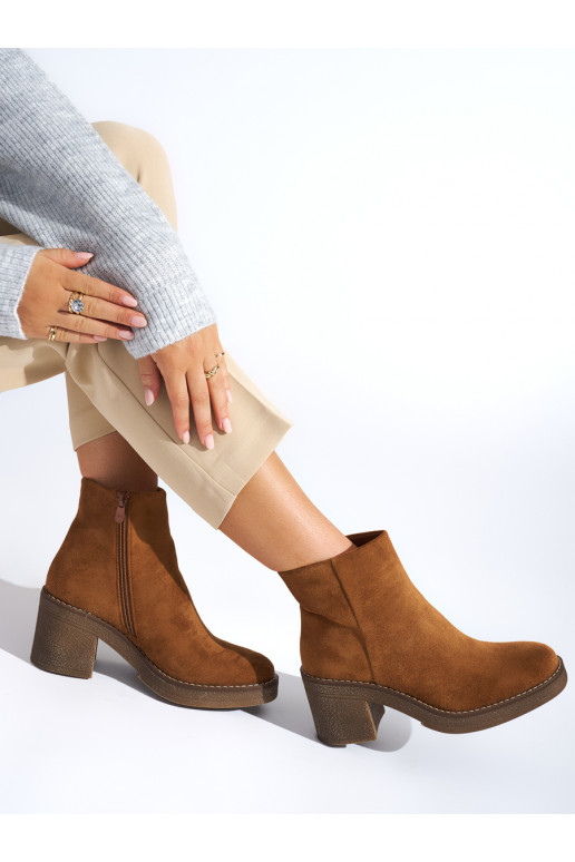 pruunid värvi naiste saapad kõrge kontsaga