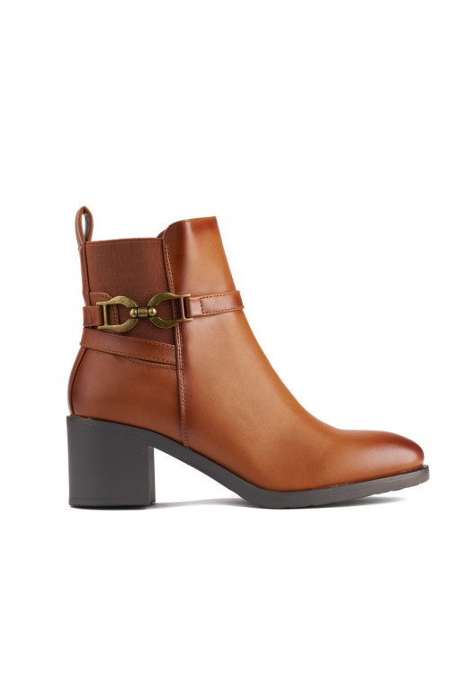 pruunid värvi naiste saapad kõrge kontsaga