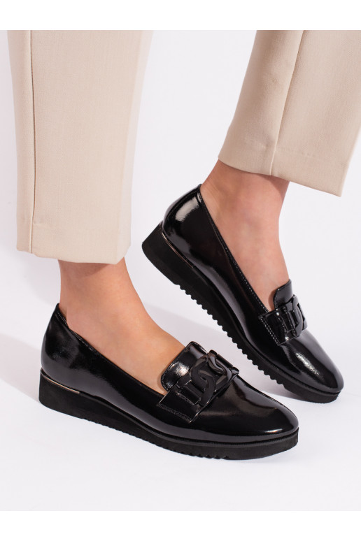 Must  kingad platvormiga