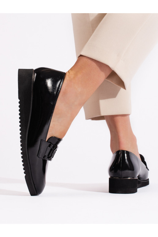 Must  kingad platvormiga