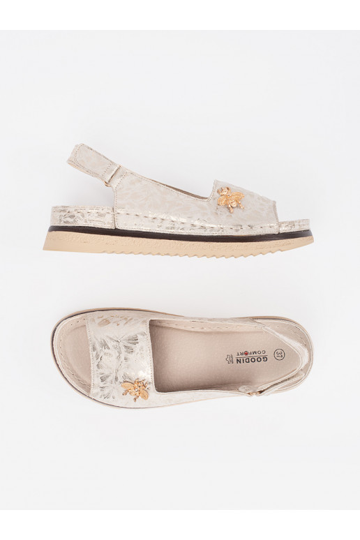 Elevandiluu värvi kingad platvormiga z przypinką Elevandiluu värvi kingad platvormiga z przypinką