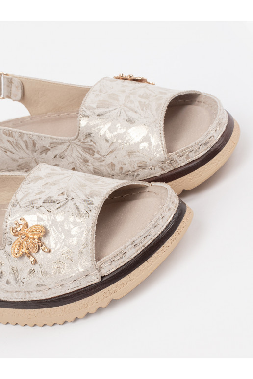 Elevandiluu värvi kingad platvormiga z przypinką Elevandiluu värvi kingad platvormiga z przypinką