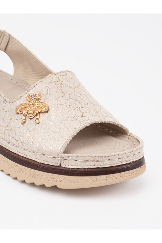 beeži värvi kingad platvormiga z przypinką beeži värvi kingad platvormiga z przypinką