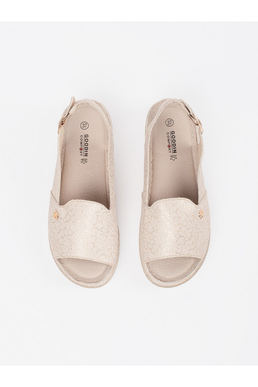 beeži värvi kingad ze skórzaną wkładką beeži värvi kingad ze skórzaną wkładką