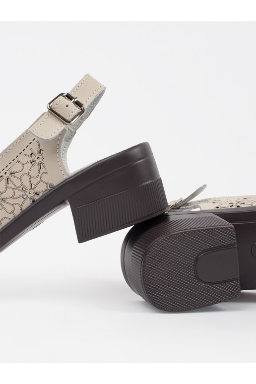 beeži värvi dziurkowane kingad 