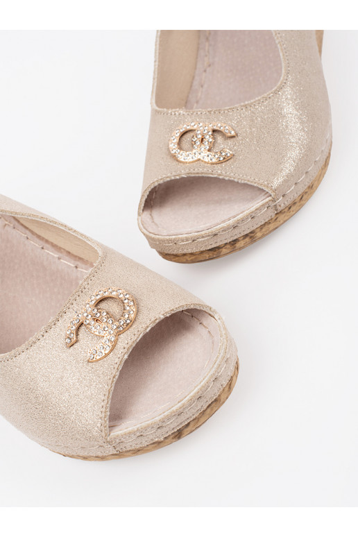 Elevandiluu värvi kingad   Elevandiluu värvi kingad