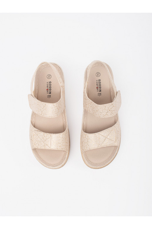 Elevandiluu värvi kingad  y Elevandiluu värvi kingad  y