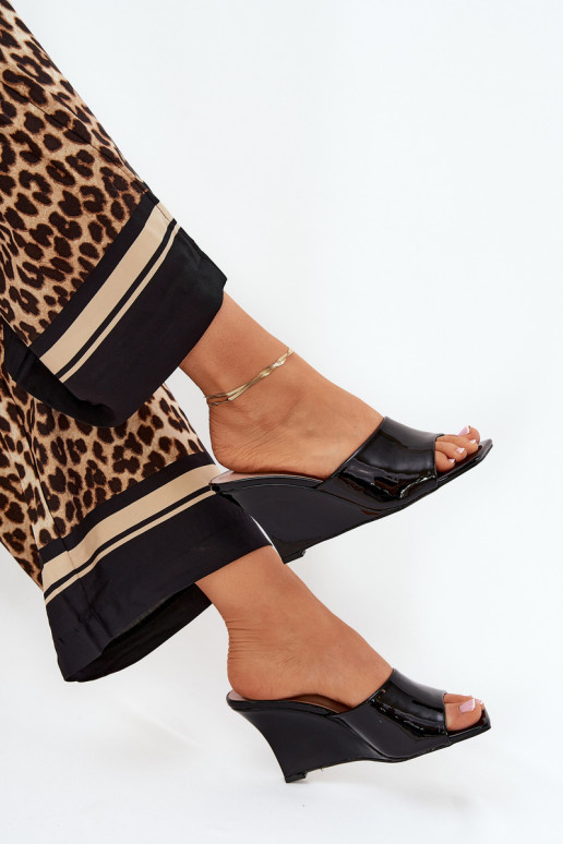 Laque naiste plätud  Must Nelithin Laque naiste plätud  Must Nelithin