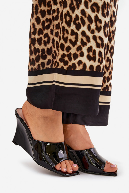 Laque naiste plätud  Must Nelithin Laque naiste plätud  Must Nelithin