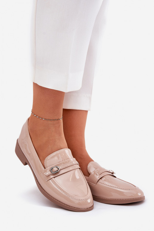 Lakitud mokassiinid  kaunistustega neetide ja pandlaga beeži värvi Mollan