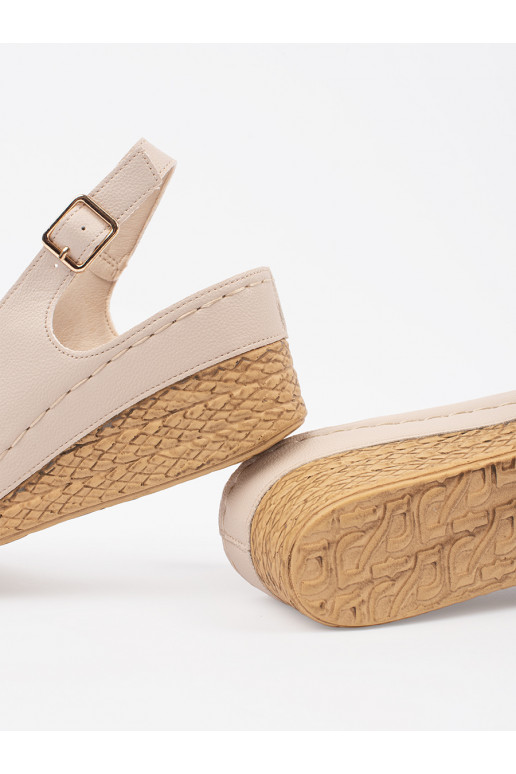 Elevandiluu värvi kingad  Elevandiluu värvi kingad