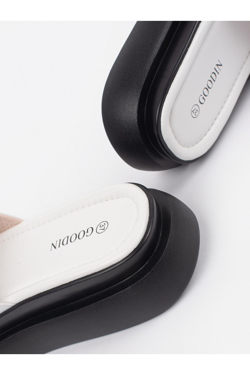 Valget-Mustad  plätud platvormiga