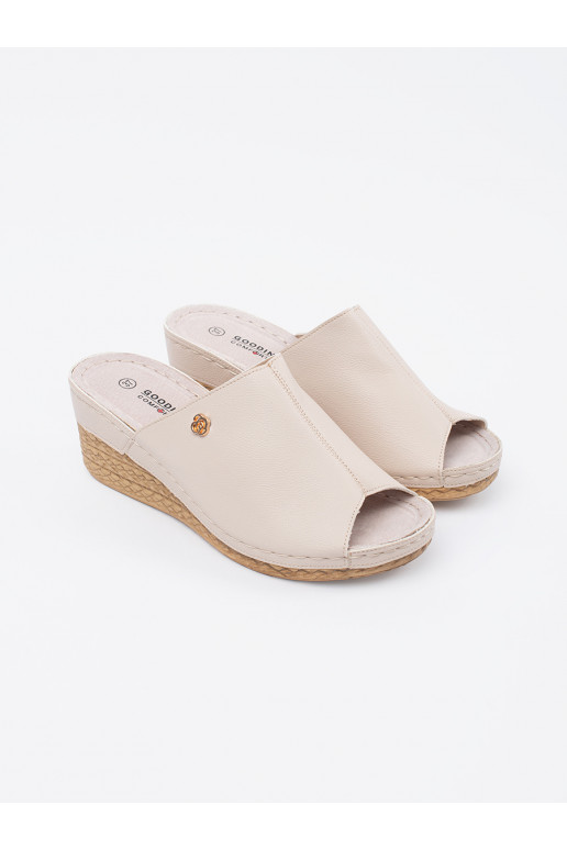 beeži värvi plätud  