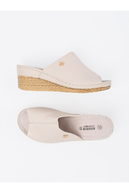 beeži värvi plätud  