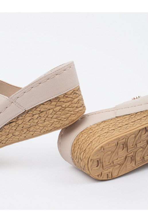 beeži värvi plätud  