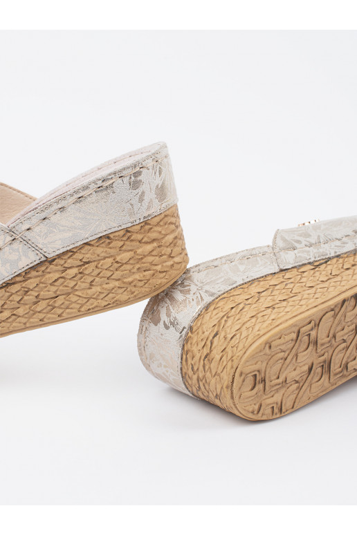 Elevandiluu värvi plätud  