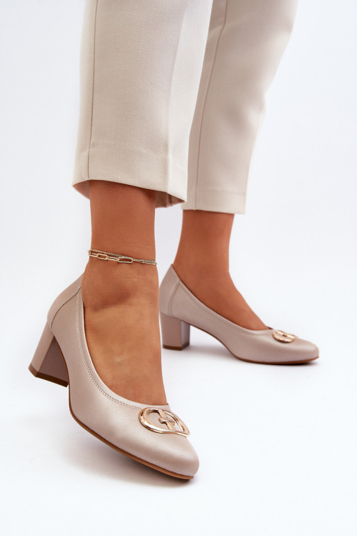 Kaunid kingad madala kontsaga ja... Kaunid kingad madala kontsaga ja...