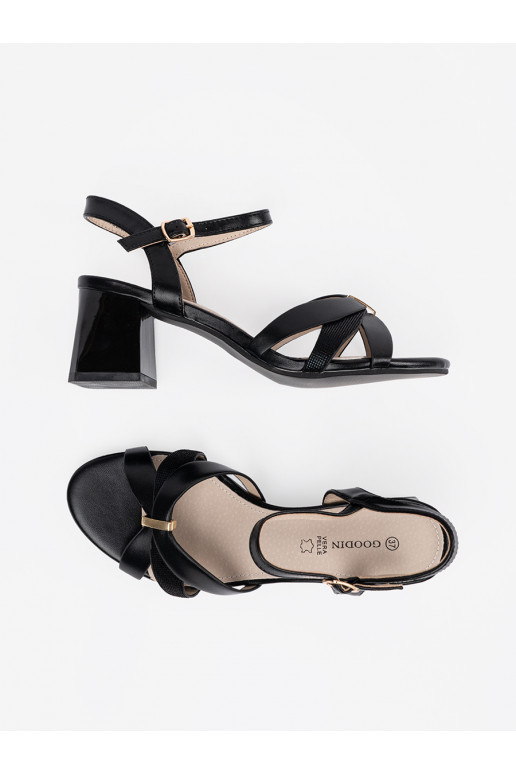 sandaalid kõrge kontsaga Mustad sandaalid kõrge kontsaga Mustad