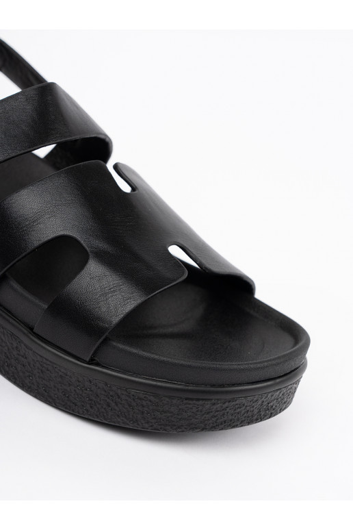 kingad platvormiga Mustad  kingad platvormiga Mustad