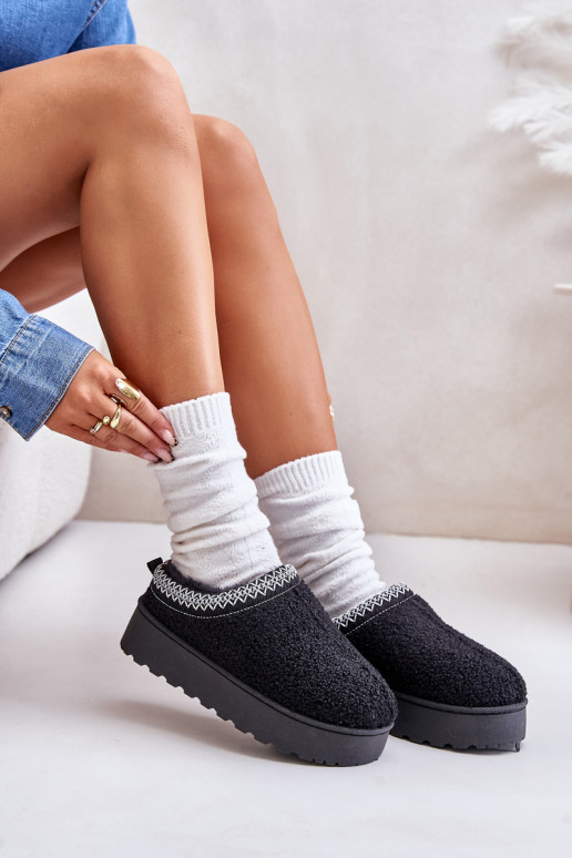 Naiste mustad platvormiga talvekingad Naiste mustad platvormiga talvekingad