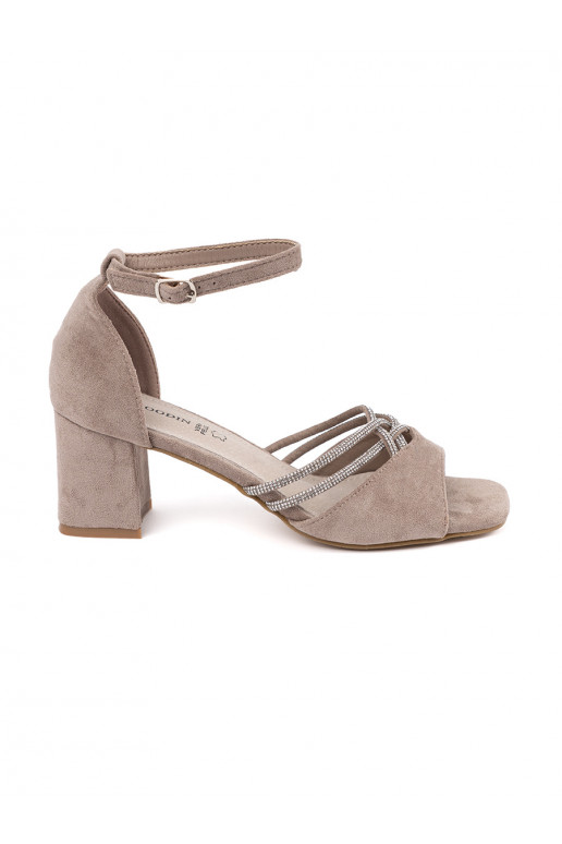 beeži värvi kingad  kõrge kontsaga