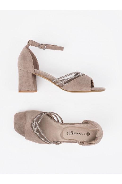 beeži värvi kingad  kõrge kontsaga