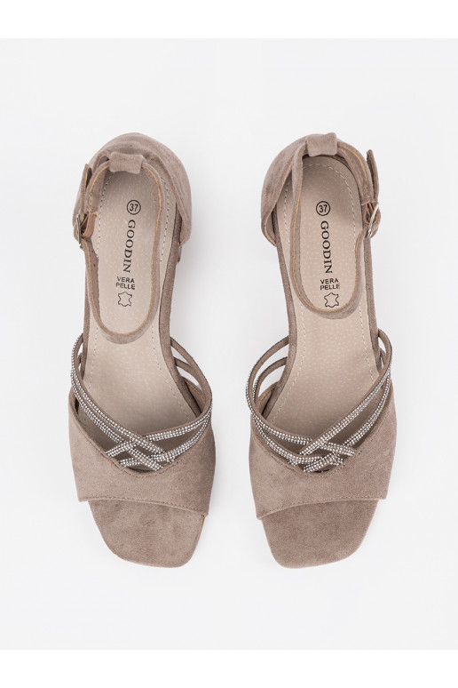 beeži värvi kingad  kõrge kontsaga