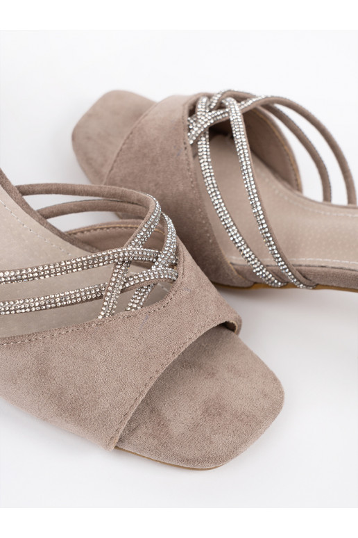 beeži värvi kingad  kõrge kontsaga