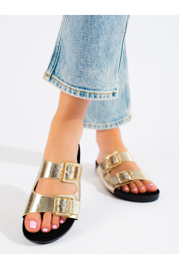 Kuldset värvi plätud