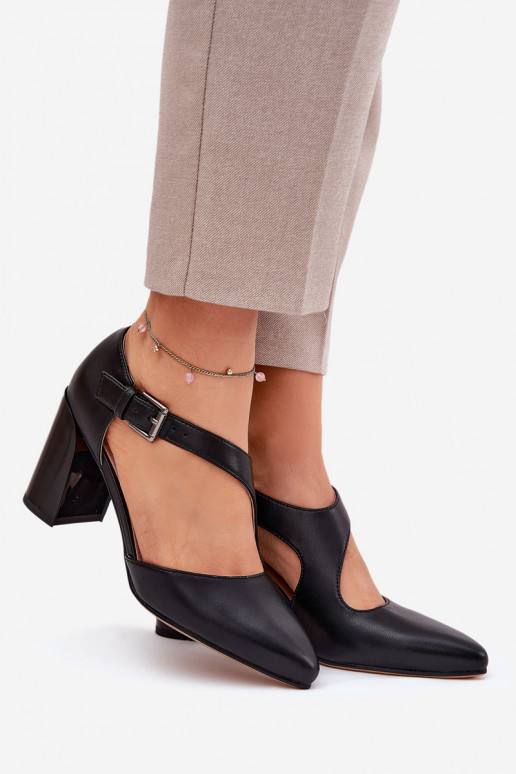   Kingad kõrge jämeda kontsaga neetide ja pandlaga Vinceza 91133 Must