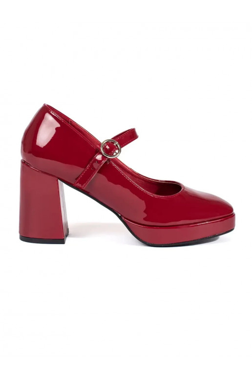 Naiste punased lakk-kandilised kingad koos luku abil