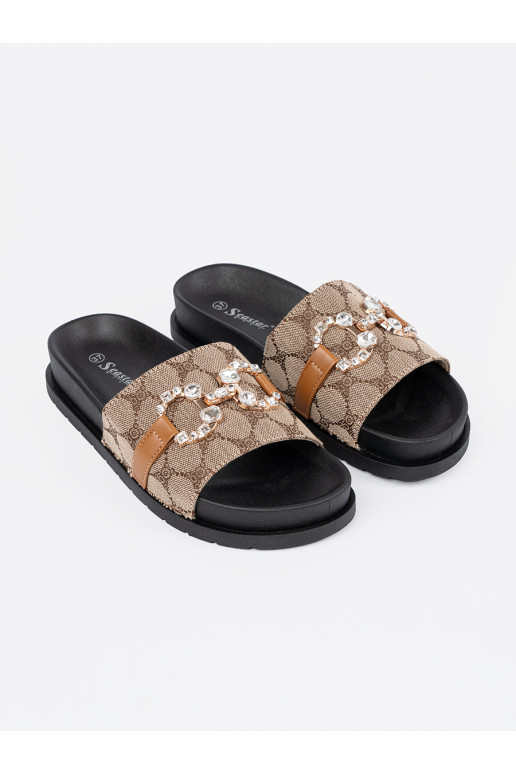 -pruunid värvi plätud ze zdobieniem