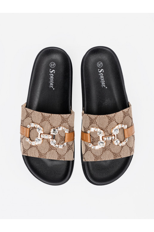 -pruunid värvi plätud ze zdobieniem