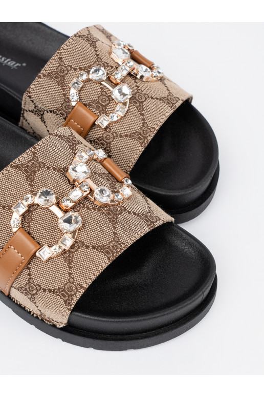 -pruunid värvi plätud ze zdobieniem