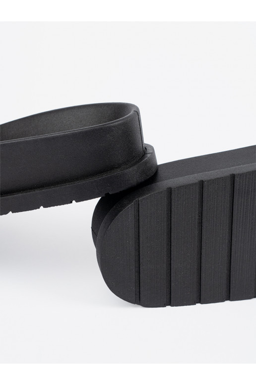 -pruunid värvi plätud ze zdobieniem