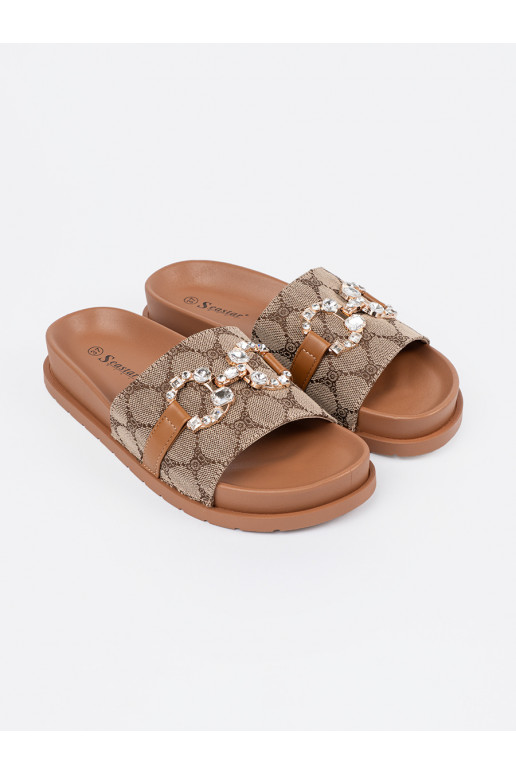 pruunid värvi plätud ze zdobieniem