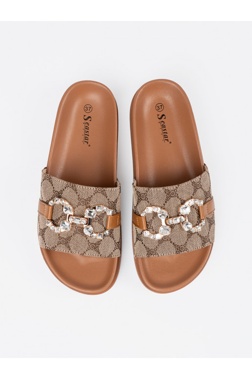 pruunid värvi plätud ze zdobieniem