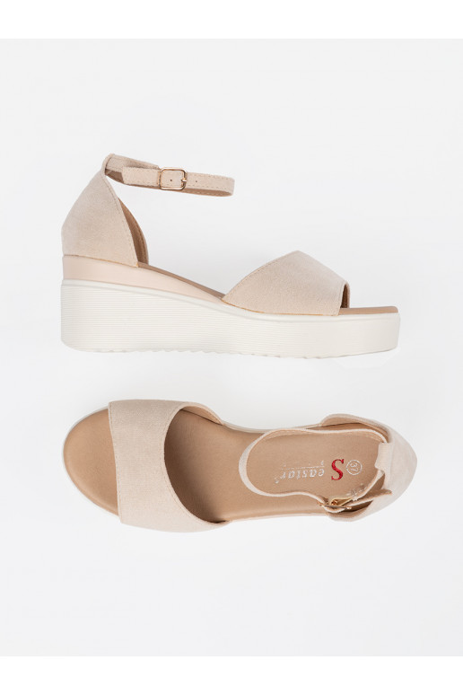 Elevandiluu värvi kingad  na valge värvj ie