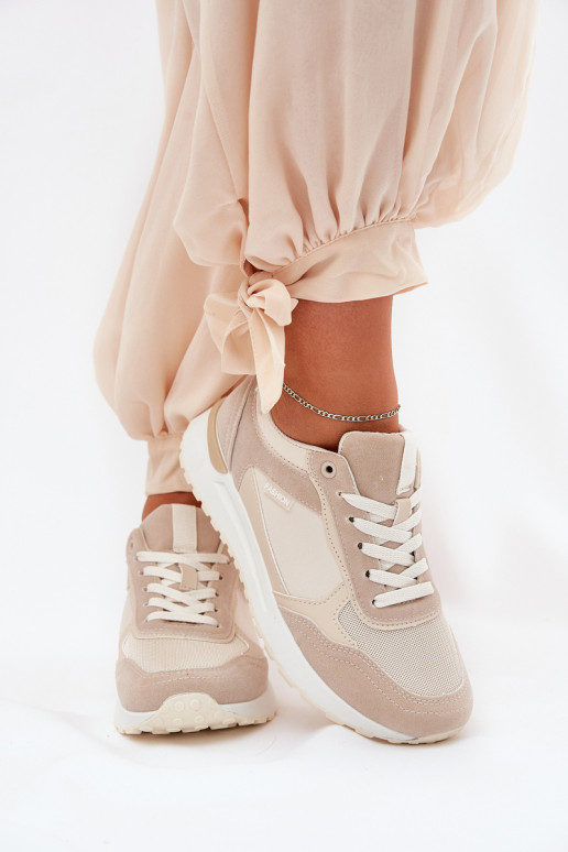 Liivakarva naiste spordijalatsid Liivakarva naiste spordijalatsid