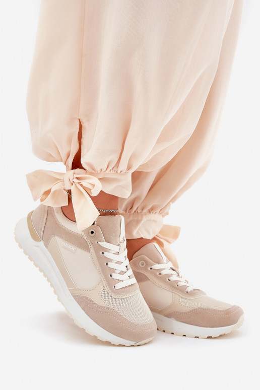 Liivakarva naiste spordijalatsid Liivakarva naiste spordijalatsid