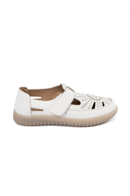  Naiste saapad   valge värv