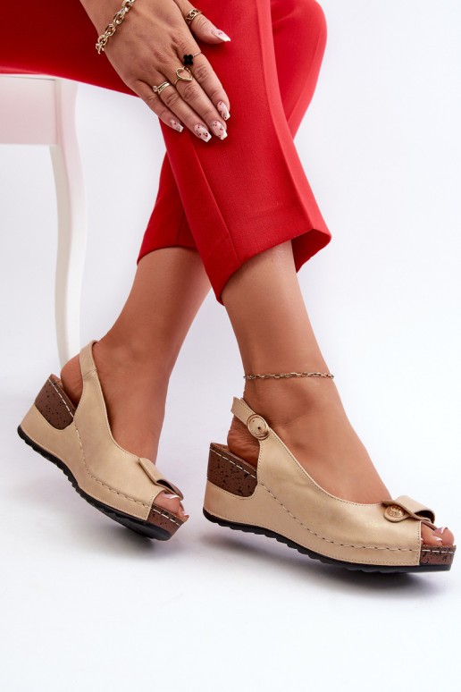 Kõrge platvormiga lahtised kingad Comfort Shoes beeži värvi Efravia  Kõrge platvormiga lahtised kingad Comfort Shoes beeži värvi Efravia