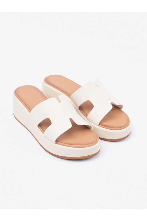 Naiste sussid platvormiga 