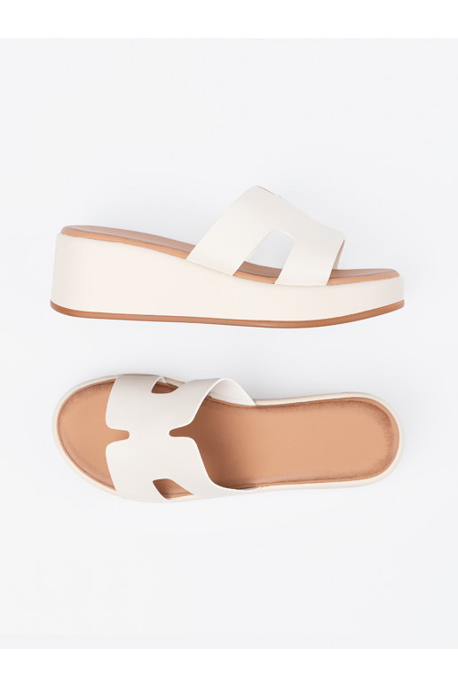 Naiste sussid platvormiga 