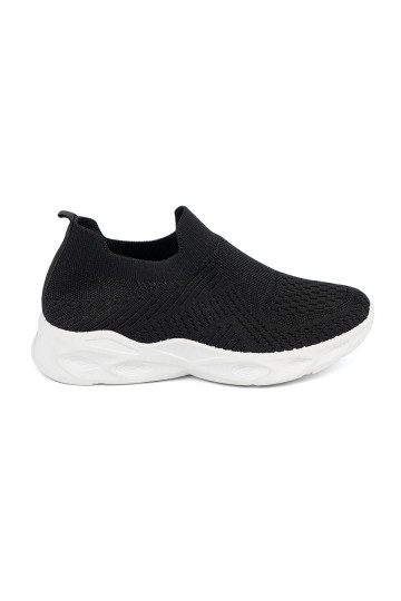 Must Spordistiilis kingad